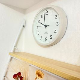 【掛け時計】 - レンタルサロンエアリ 《大阪・江坂》レンタルサロンエアリの設備の写真