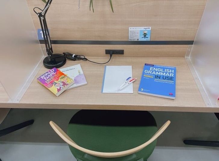 オープン席17 - MIRAIYA Bookmark Lounge 幕張店