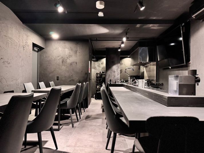 高級感あふれる広々空間 - GRILL THE TOKYO / WAGYU BAR THE RECEPTIONS oshiageの室内の写真