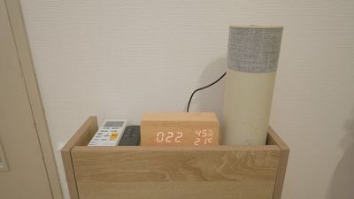 時計、Bluetoothスピーカー、調光ライト※ホワイトorオレンジもございます。 - レンタルサロン【トッティ】 四条駅徒歩10分内♪タイ式/整体/アロマ/エステ/ネイル...の室内の写真