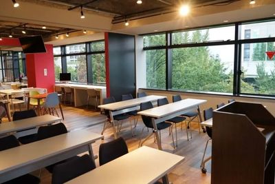 【名古屋】beautybizsalonD→START名古屋栄本店 セミナールーム＆スタジオの室内の写真