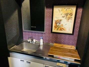 Layover新宿 歌舞伎町BARスペース レイオーバーの設備の写真