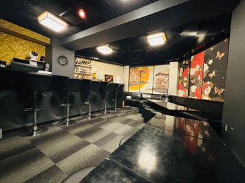 【歌舞町・新大久保】バー店舗丸貸し/撮影会・推し活・オフ会に最適 - Layover新宿