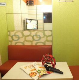 カラオケ ビッグエコー南千住駅前店 カラオケルーム（3時間室料＋コース料理＋飲み放題付）の室内の写真