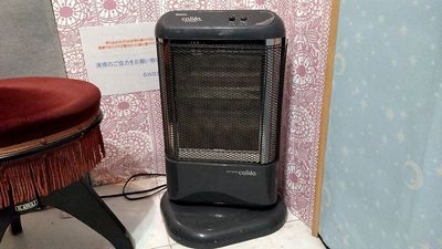 暖房 - レンタルスペース夕顔瀬 1Fピアノ室（アップライドピアノ）待合室ありの設備の写真