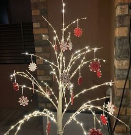 屋外用Xmasツリー -  FOUR DIRECTIONS SPACE FOUR DIRECTIONSの室内の写真