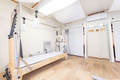 Pilates studio ata NIPPORI マシンピラティス個室スタジオataの室内の写真