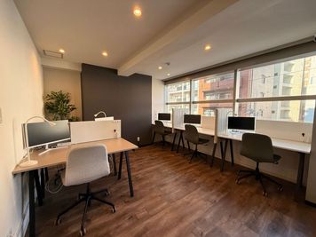 🥳《Flexio堀江》前日までキャンセル無料🎉快適なコワーキングスペース💻デスクNo.②💡ドリンク☕️プリンター🖨 - Flexio堀江ワークスペース