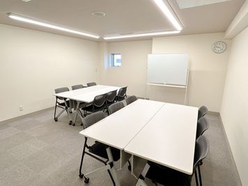研修に★島型　2島12名 - 銀座ユニーク貸会議室7丁目店 N404の室内の写真
