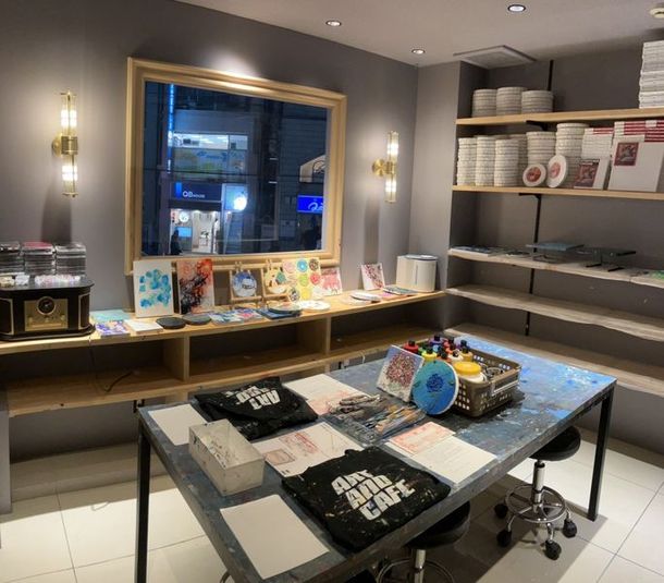 ART AND CAFE 下北沢 | アートアンドカフェ 下北沢 ART AND CAFE 下北沢 | アートアンドカフェ下北沢の室内の写真