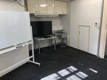 Win Laboレンタルスペース 個室 会議・多目的タイプの室内の写真