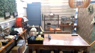 レンタルスペース夕顔瀬 【飲食店営業可能】厨房+A室+エントランス・オーブンレンジ2台の室内の写真