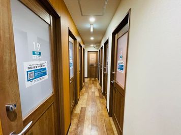 いいオフィス目黒 【目黒駅徒歩1分】1名個室(ブース18)の室内の写真