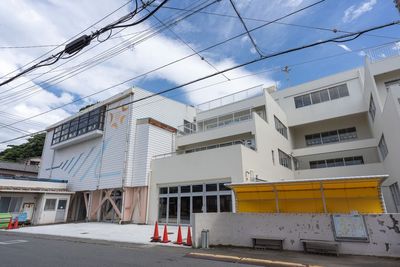 AJIRO MUSUBI 研修ルームの入口の写真