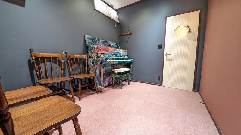 京都駅から3駅15分　練習室アップライトピアノ - 【大津市石山】アンネの音楽教室