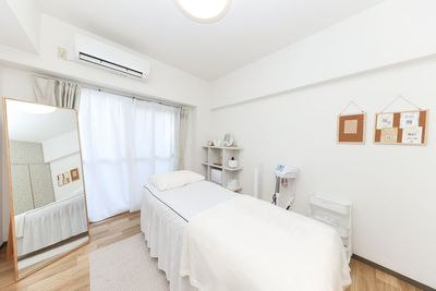 【名古屋駅近✨口コミNo1】30分清掃時間付き🕊️ 各種枕、ヒートマット、ホットキャビ、ブランケット、スチーマーなど備品充実 - Rental salon mimosa