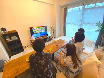 人気テレビゲーム機、ボードゲーム🎲など盛り上がる遊びが充実 - 【OLD CLOCK烏丸御池】 烏丸御池駅徒歩1分圏｜24h運営｜パーティー [65]の室内の写真