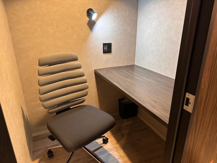 会議＆懇親会や2次会利用も可能なレンタルスペース - Buzul C&C（バズル コワーキング＆カフェ）