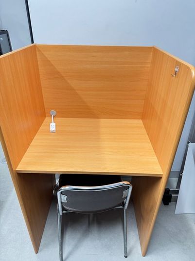 秋葉原の「ロボ☆スタディオン」木工・電工・ライブ控え室 - ロボ☆スタディオン