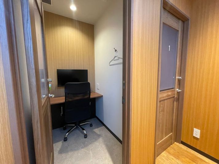 【王子駅から1分】モニター・フリードリンク付き2名個室 - いいオフィス王子
