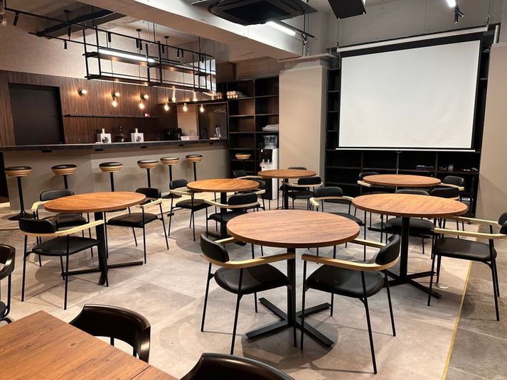 会議＆懇親会や2次会利用も可能なレンタルスペース - Buzul C&C（バズル コワーキング＆カフェ）