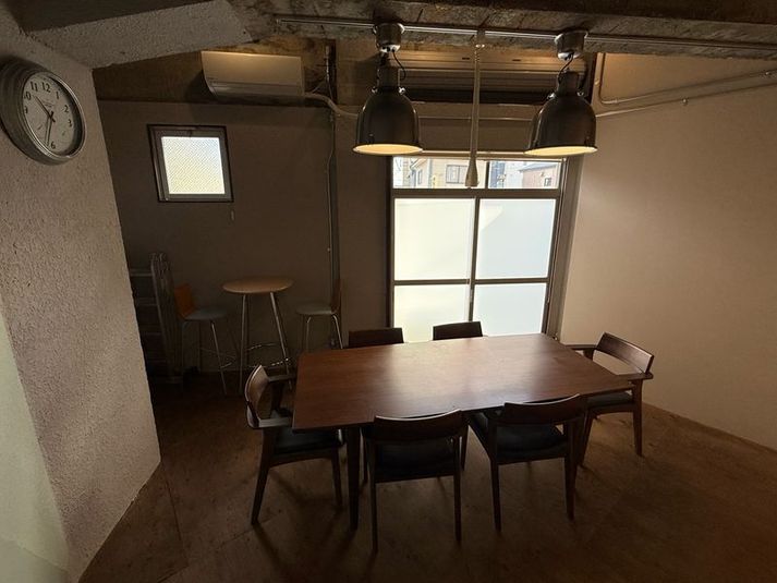 レンタル会議室（大／定員６名） - コワーキングスペース＆レンタル会議室「コモールカフェ別府」