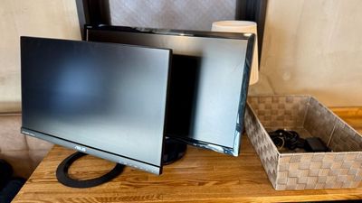 無料貸出用モニター
ケーブルと合わせてご自由にお持ちください。 - 🌟NEWオープン🌟コワーキングスペースBuzz Work Buzz Work 壁カウンター席の設備の写真