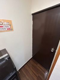 廊下を右に曲がると隣室[２号室]がございます - レンタルサロンLapis高田馬場 Lapis高田馬場1号室の室内の写真