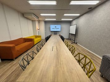 THE POINT新橋 レンタルスペース『エミール・ガレ』の室内の写真