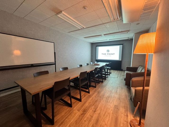 レンタルスペース『ド・ゴール』 - THE POINT新橋