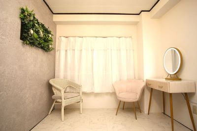 かわいい家具に囲まれて、写真撮影もできます！（奥のお部屋） - レンタルサロンRainbow 赤羽店（Large） salonの室内の写真
