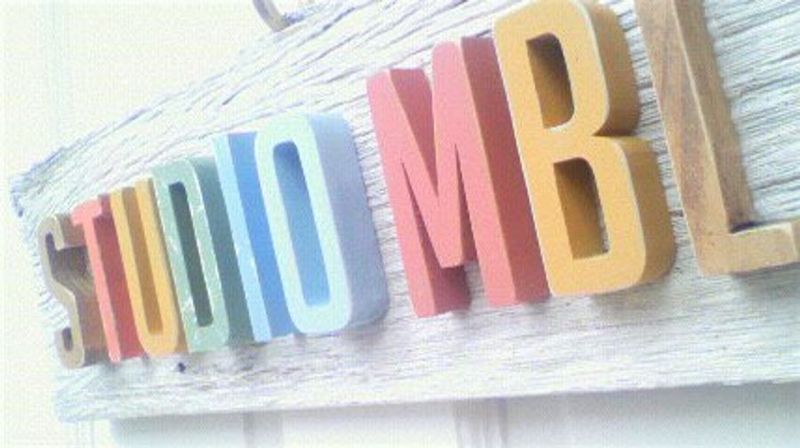 リノリウム敷き　広いダンススタジオ - スタジオMBL