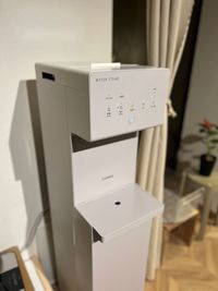 ウォーターサーバー完備！※別料金 - パーソナルジム Side by Side Gym 東新宿若松河田 東新宿徒歩3分、SNS映えなカフェのようなおしゃれなジム！の設備の写真
