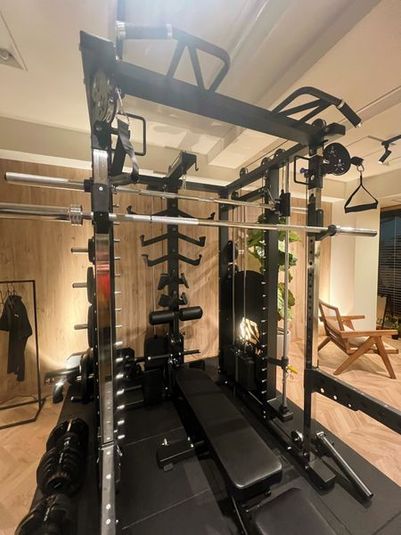 東新宿徒歩3分、SNS映えなホテルジムのようなおしゃれ空間！ - Side by Side Gym パーソナルトレーニングジム