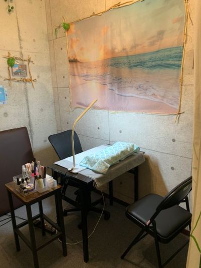 ぷにぷに稲田堤　対面テーブルのブース　ネイル　カウンセリング等に - 体調律　整体部門　ぷにぷに
