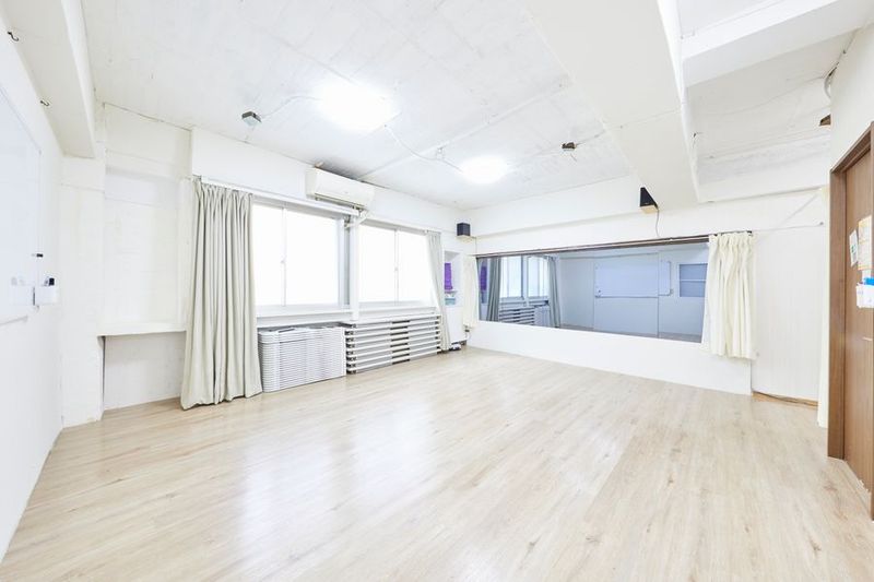 🌈エステベット3台・65型モニター有⭐️美容やセミナーに最適 - アズスタイル_半蔵門