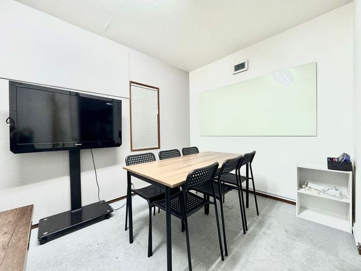 心斎橋駅徒歩1分‼️ソファスペースのある貸し会議室 - 心斎橋筋1丁目レンタルスペース