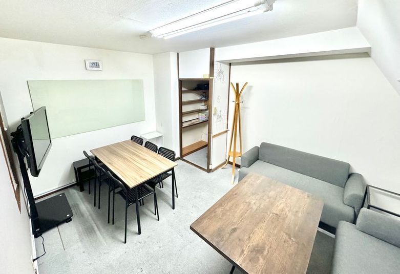 心斎橋駅徒歩1分‼️ソファスペースのある貸し会議室 - 心斎橋筋1丁目レンタルスペース