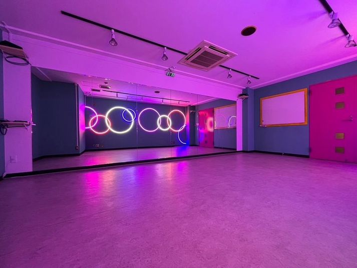 10st - 南池袋 レンタルスタジオ　STUDIO BUZZ