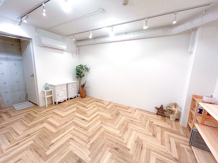 【スタジオレンタル】大きな鏡つきのウェルネス、ダンススタジオ - Sea Walk cafe&studio