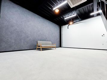 天井3m以上！広々空間！！ - STUDIO QOQO STUDIO QOQO【スタジオ ココ】大阪あびこ店の室内の写真