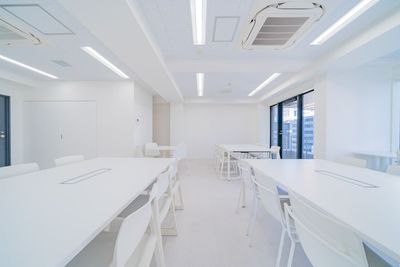 白で統一された綺麗な内装４ - SPOT渋谷六本木通りSIRO 築浅！渋谷駅近接デザイナーズスペース（2025年1月オープン）の室内の写真