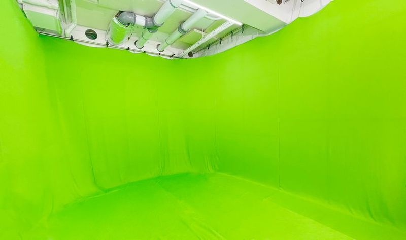 激安駅チカ幅11m3面R白ホリ＿スモーク大音量クロマキー可能 - アーティストフォトスタジオ四谷