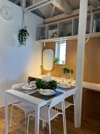 ４人掛けダイニングテーブル
お食事だけでなくワーク・スタディにもどうぞ♪ - あかたく 東京スカイツリーベース 歓送迎会シーズン TV YouTube 商用撮影 各種パーティーの室内の写真