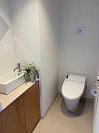 広々レストルーム - あかたく 東京スカイツリーベース 歓送迎会シーズン TV YouTube 商用撮影 各種パーティーの室内の写真