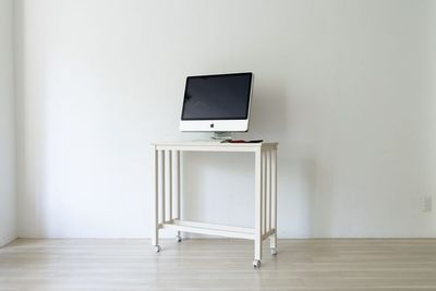 撮影用PC（電源は入りますが、古いものなのであくまで小道具としてお使いください） - STUDIO VERDE STUDIO VERDE スタジオ2の設備の写真
