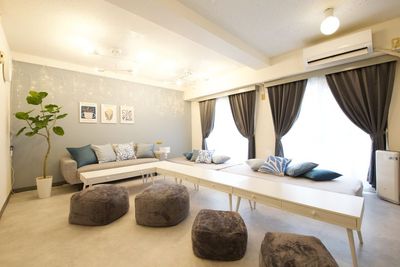 SP523 SHARESPE SP523 シェアスぺlounge新宿の室内の写真