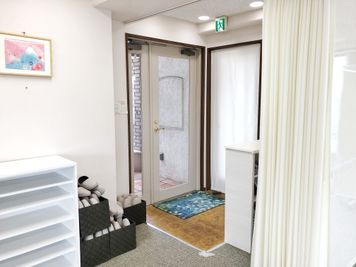 ココロノオフィス神楽坂セミナールームの入口の写真