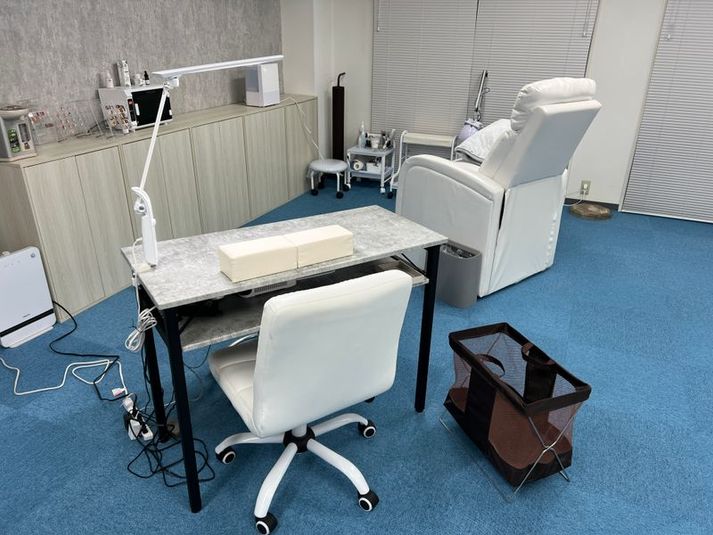 清潔感あふれる空間でゆっくり施術できます！ - minoriba_志木駅南口店 レンタルサロンの室内の写真