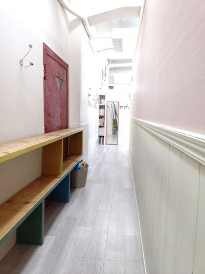 リノリウム敷き　広いダンススタジオ - スタジオMBL